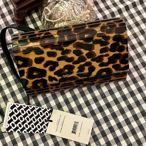 DESIGNER LEOPARD PRINT ACRYLIC CROSSBODY